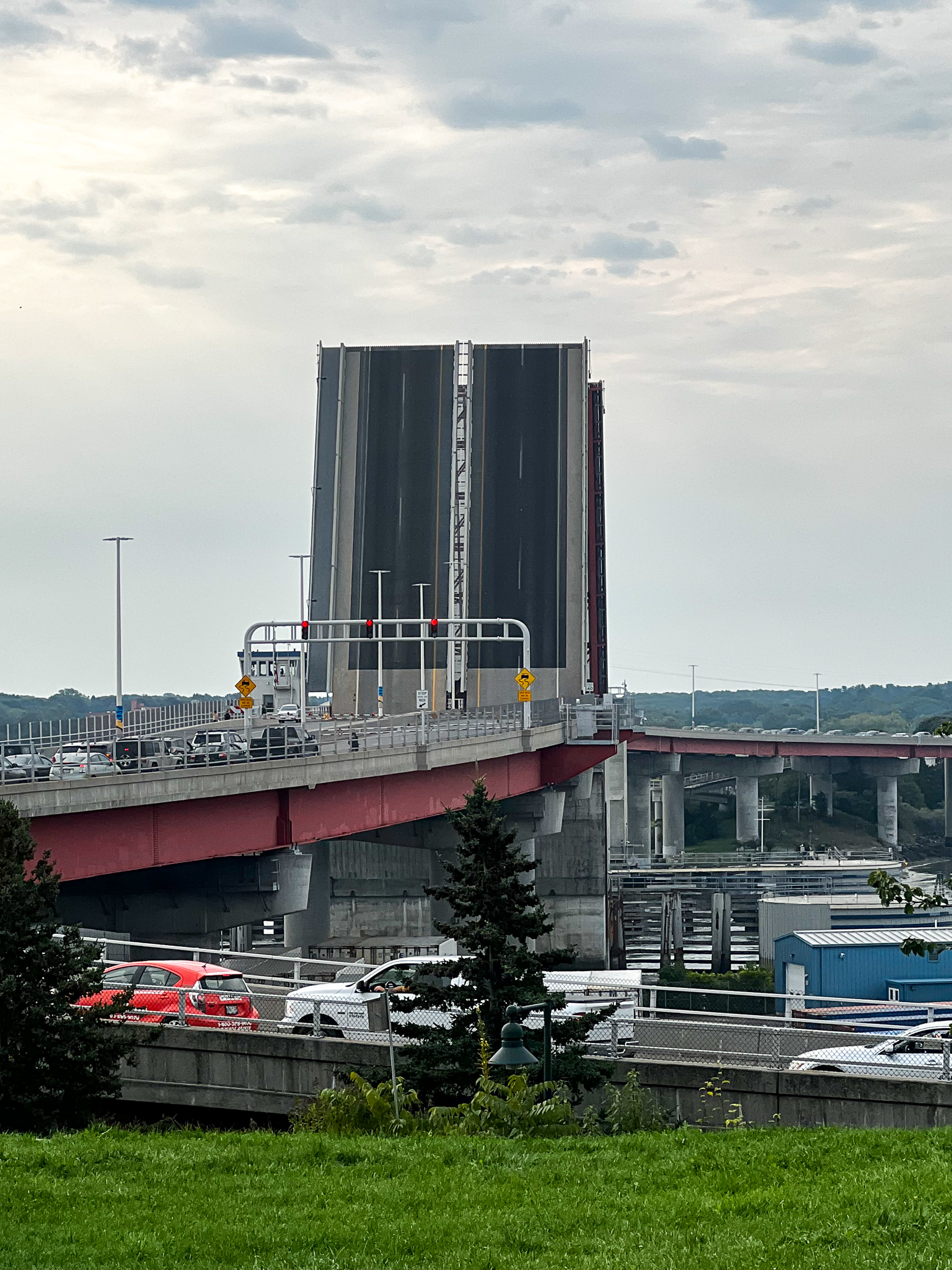 Bascule bridge over the Fore River open